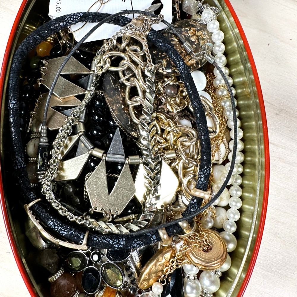 Lot of 15 Vintage‎ Modern Mix Necklaces Glass Wood Gold Tone Deco